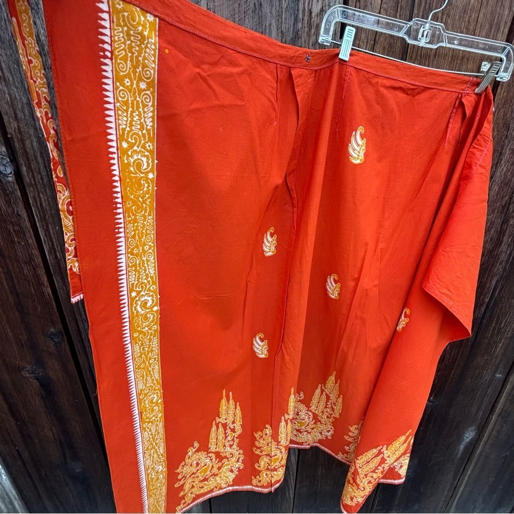Bali Handmade Orange Gold Batik Top & Wraparound skirt. Vintage 1990’s size S - Picture 13 of 16
